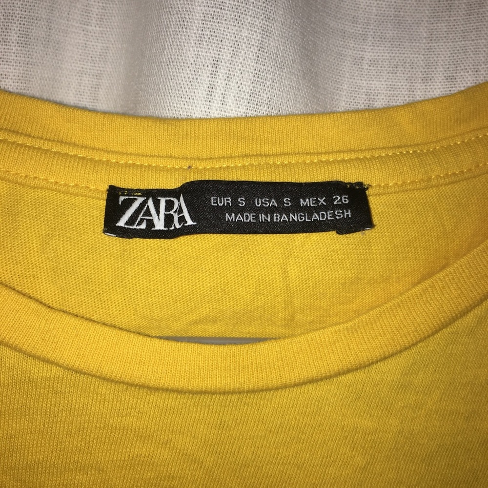 Crop top - Picture 2 of 3